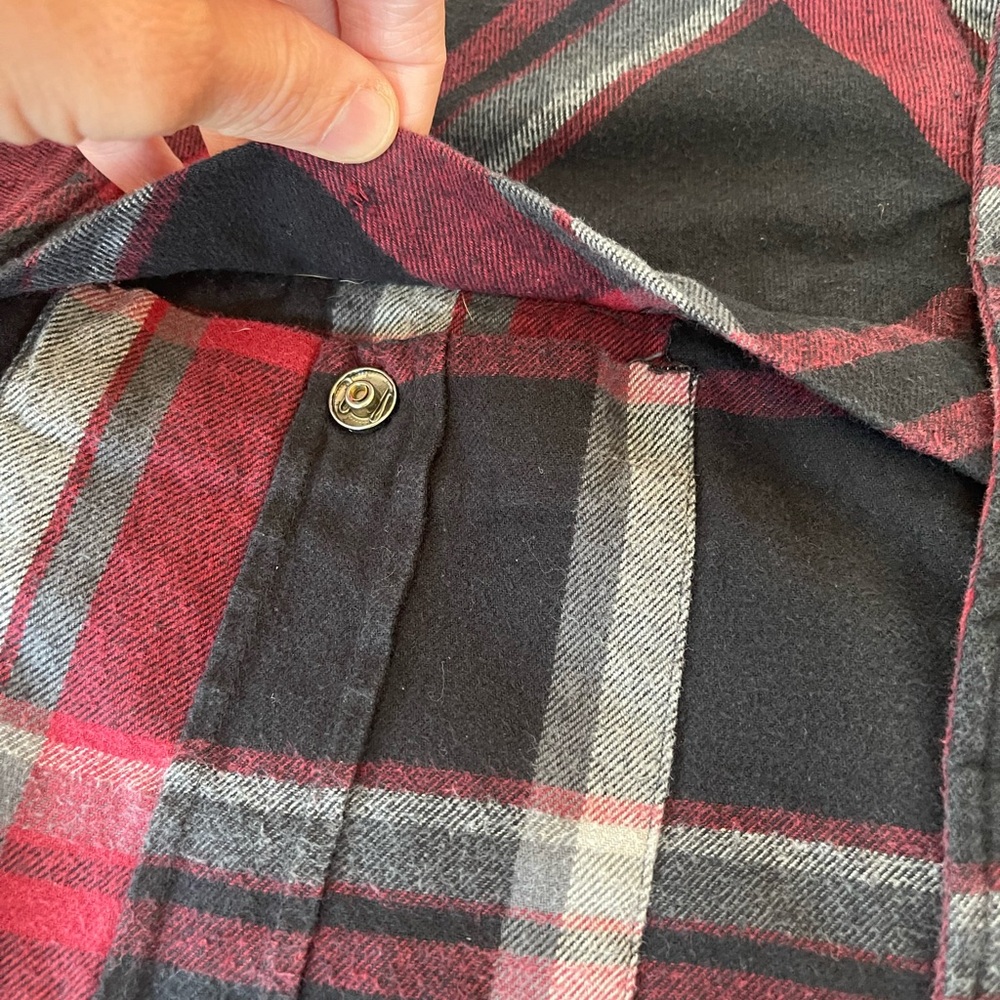 Burton Men's Red and Black Plaid Shirt Jacket with zipper Pockets, size Medium - Picture 7 of 8